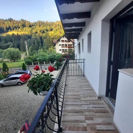 Casa Dana Olteanu Hotel Moeciu De Sus Buitenkant foto